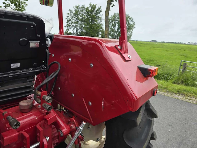 1976 international 844-s vierwielaangedreven landbouwtractor - afbeelding 25 van  45