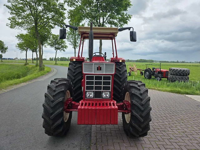 1976 international 844-s vierwielaangedreven landbouwtractor - afbeelding 23 van  45