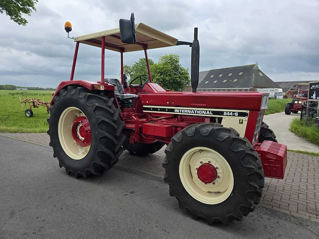 1976 international 844-s vierwielaangedreven landbouwtractor - afbeelding 41 van  45