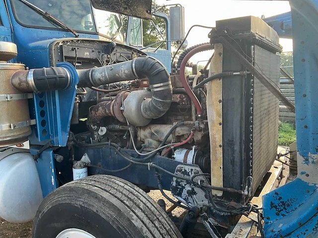 1976 peterbilt 359 - s vrachtwagen - afbeelding 32 van  46