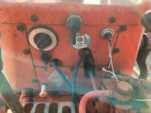 1976 renault 50s smalspoor tractor - afbeelding 11 van  19