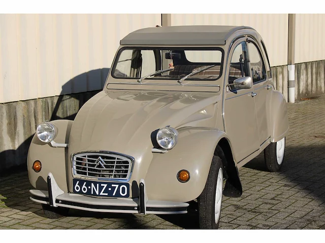 1977 citroën 2cv - oldtimer - afbeelding 1 van  38