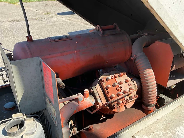 1977 demag compressor aanhangwagen - afbeelding 13 van  15