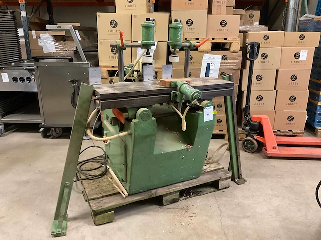 1977 maka db-6 gatensteekmachine - afbeelding 1 van  10
