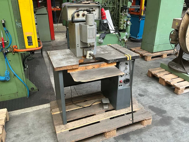 1978 messer griesheim fpa 2 puntlasmachine - afbeelding 1 van  15