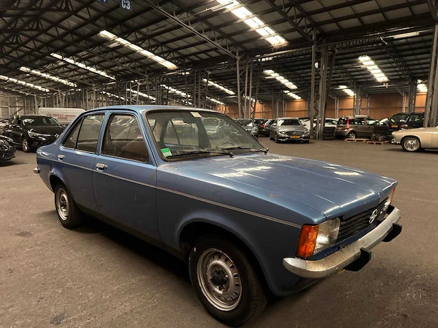 1978 opel kadett 1.2n de luxe sedan 29000 km 25-um-24 - afbeelding 2 van  21