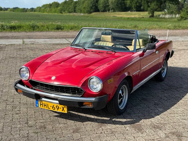 1979 fiat 124 spider 2000 h5 oldtimer - afbeelding 1 van  26