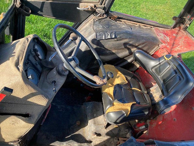 1979 international 644 tweewielaangedreven landbouwtractor - afbeelding 2 van  10