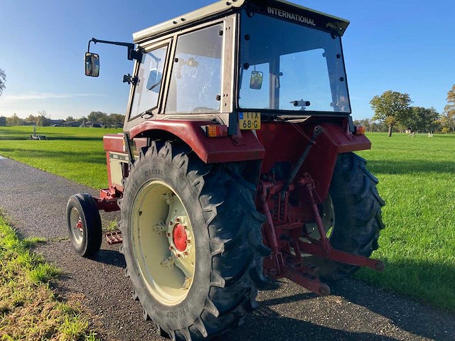 1979 international 644 tweewielaangedreven landbouwtractor - afbeelding 7 van  10