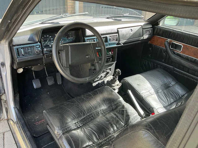 1979 volvo 262c bertone oldtimer - afbeelding 6 van  40