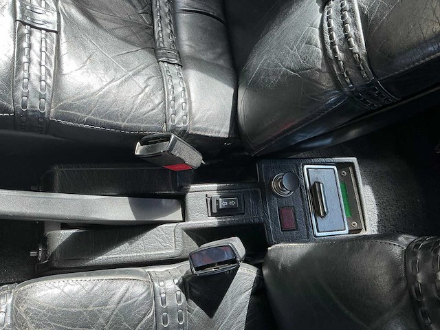 1979 volvo 262c bertone oldtimer - afbeelding 15 van  40