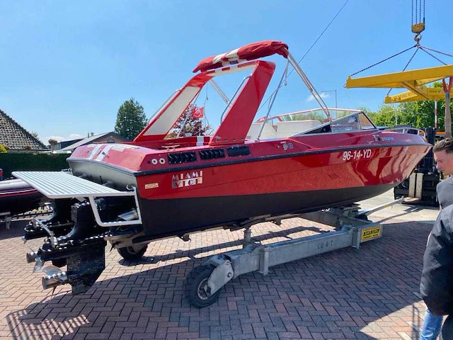 1979 wellcraft powerboat scarab (miami vice) speedboot met boot trailer - afbeelding 7 van  66