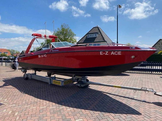 1979 wellcraft powerboat scarab (miami vice) speedboot met boot trailer - afbeelding 45 van  66