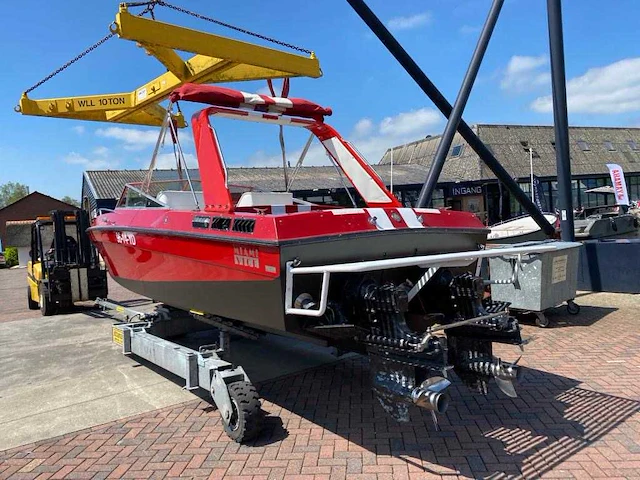 1979 wellcraft powerboat scarab (miami vice) speedboot met boottrailer - afbeelding 64 van  66