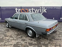 1980 - mercedes-benz - 300 - personenauto - afbeelding 5 van  11