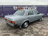 1980 - mercedes-benz - 300 - personenauto - afbeelding 6 van  11