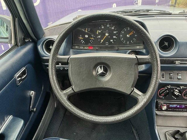 1980 - mercedes-benz - 300 - personenauto - afbeelding 11 van  11