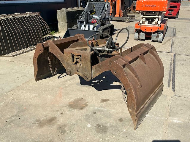 1980 bakker schalenknijper - afbeelding 1 van  11