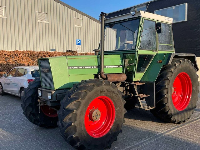 1980 fendt 600lsa vierwielaangedreven landbouwtractoren - afbeelding 11 van  18