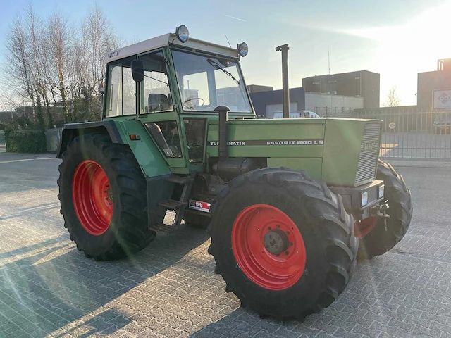 1980 fendt 600lsa vierwielaangedreven landbouwtractoren - afbeelding 14 van  18
