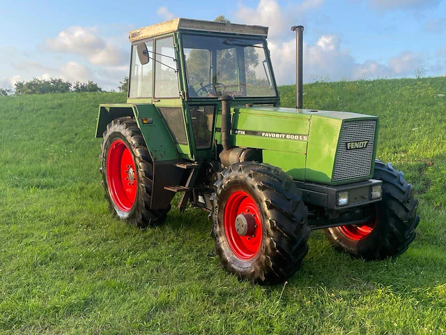 1980 fendt favorit 600 lsa vierwielaangedreven landbouwtractor - afbeelding 7 van  14