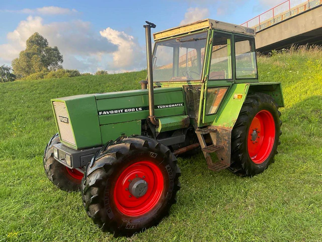 1980 fendt favorit 600 lsa vierwielaangedreven landbouwtractor - afbeelding 8 van  14