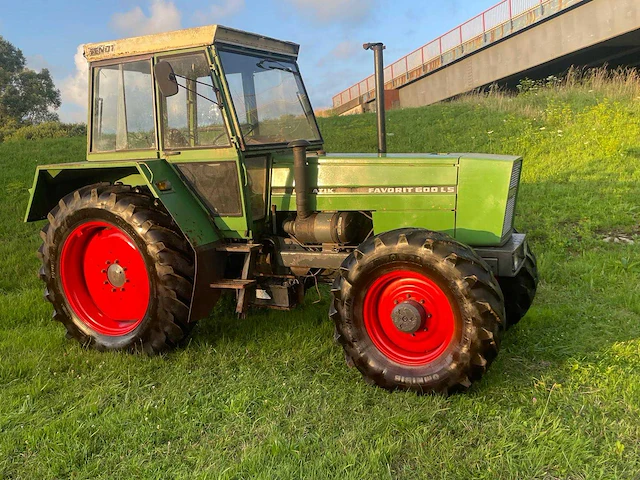 1980 fendt favorit 600 lsa vierwielaangedreven landbouwtractor - afbeelding 10 van  14
