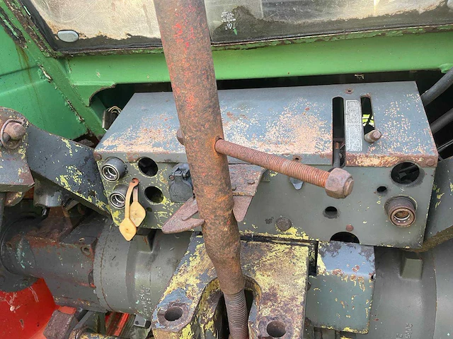 1980 fendt favorit 600 lsa vierwielaangedreven landbouwtractor - afbeelding 13 van  14
