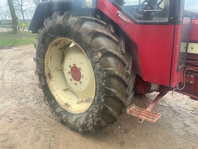 1980 international 844-s tweewielaangedreven landbouwtractor - afbeelding 4 van  25