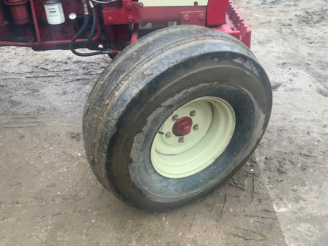 1980 international 844-s tweewielaangedreven landbouwtractor - afbeelding 7 van  25