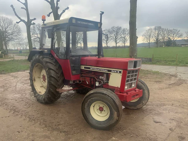 1980 international 844-s tweewielaangedreven landbouwtractor - afbeelding 1 van  25