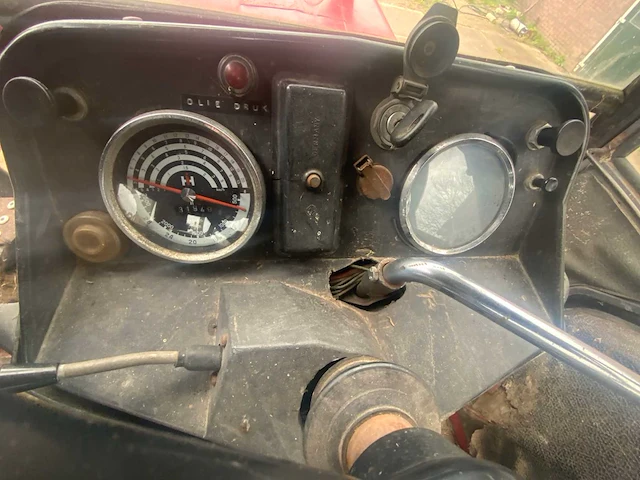 1980 international 844-s tweewielaangedreven landbouwtractor - afbeelding 14 van  25