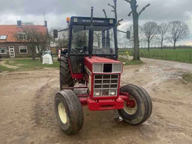 1980 international 844-s tweewielaangedreven landbouwtractor - afbeelding 21 van  25