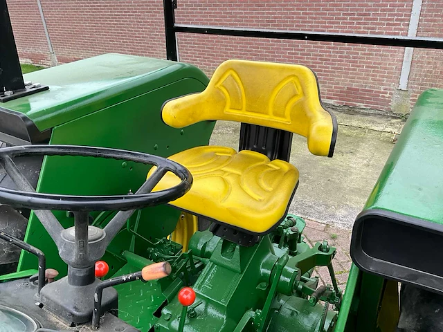 1980 john deere 3340 vierwielaangedreven landbouwtractor - afbeelding 15 van  30