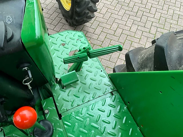 1980 john deere 3340 vierwielaangedreven landbouwtractor - afbeelding 19 van  30