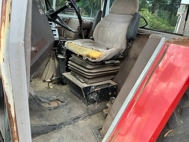1980 massey ferguson 2620 vierwielaangedreven landbouwtractor - afbeelding 15 van  32