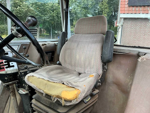 1980 massey ferguson 2620 vierwielaangedreven landbouwtractor - afbeelding 16 van  32