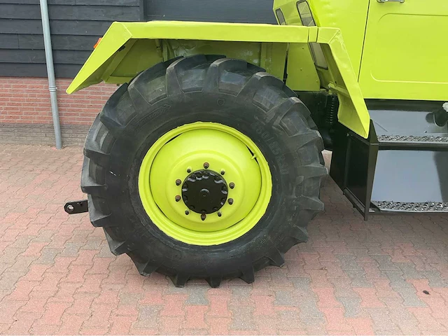 1980 mb trac 401 tractor 1300 vierwielaangedreven landbouwtractor - afbeelding 2 van  28