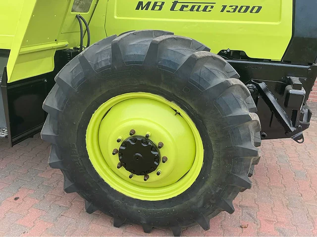 1980 mb trac 401 tractor 1300 vierwielaangedreven landbouwtractor - afbeelding 27 van  28