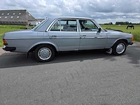 1980 mercedes-benz 300d oldtimer - afbeelding 2 van  55
