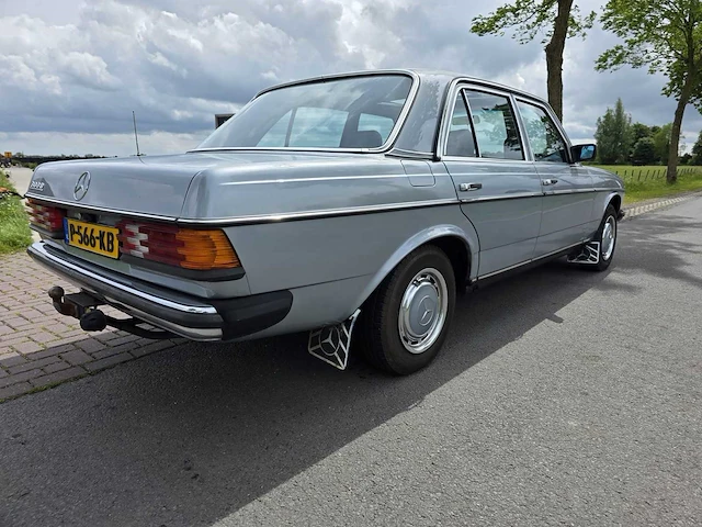1980 mercedes-benz 300d oldtimer - afbeelding 3 van  55