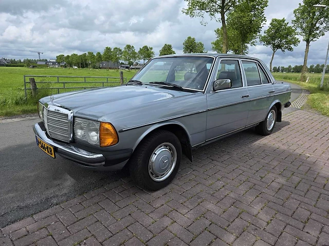 1980 mercedes-benz 300d oldtimer - afbeelding 1 van  55
