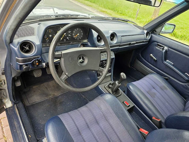 1980 mercedes-benz 300d oldtimer - afbeelding 35 van  55