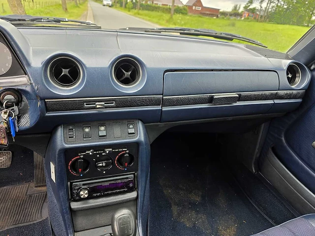 1980 mercedes-benz 300d oldtimer - afbeelding 36 van  55