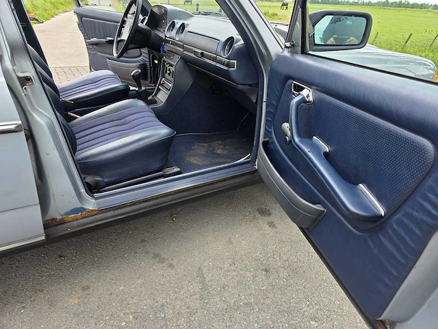 1980 mercedes-benz 300d oldtimer - afbeelding 44 van  55
