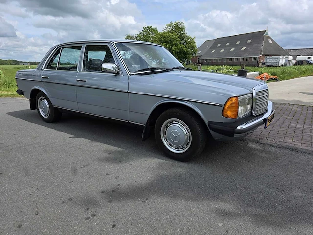 1980 mercedes-benz 300d oldtimer - afbeelding 52 van  55