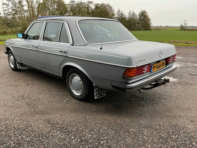 1980 mercedes-benz w123 300d wegenbelasting vrij ! personenauto - afbeelding 2 van  29