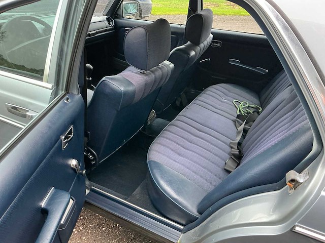 1980 mercedes-benz w123 300d wegenbelasting vrij ! personenauto - afbeelding 8 van  29