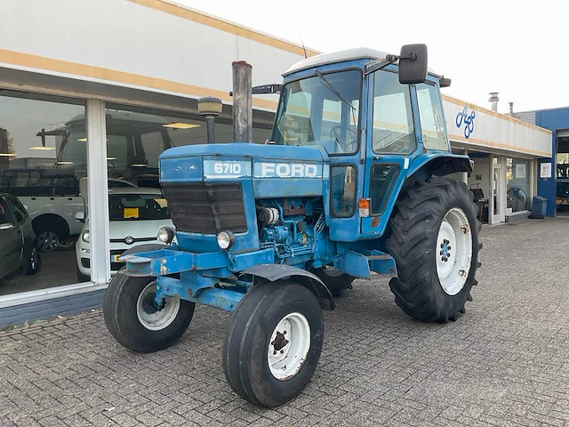 1981 ford 6710 oldtimer tractor - afbeelding 1 van  33