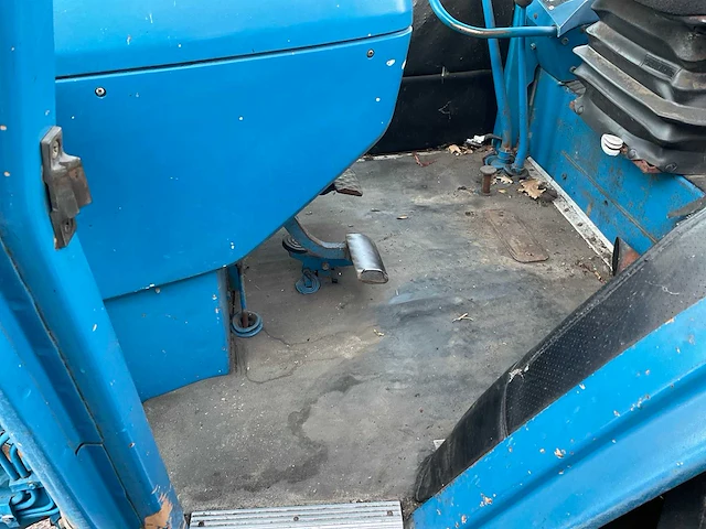1981 ford 6710 oldtimer tractor - afbeelding 26 van  33